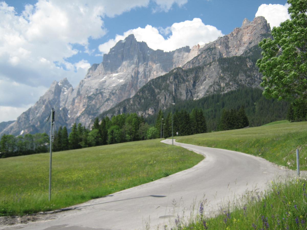 Hotel Albergo Dolomiti سان فيتو دي كادوري المظهر الخارجي الصورة