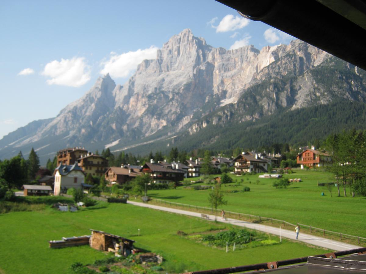 Hotel Albergo Dolomiti سان فيتو دي كادوري المظهر الخارجي الصورة
